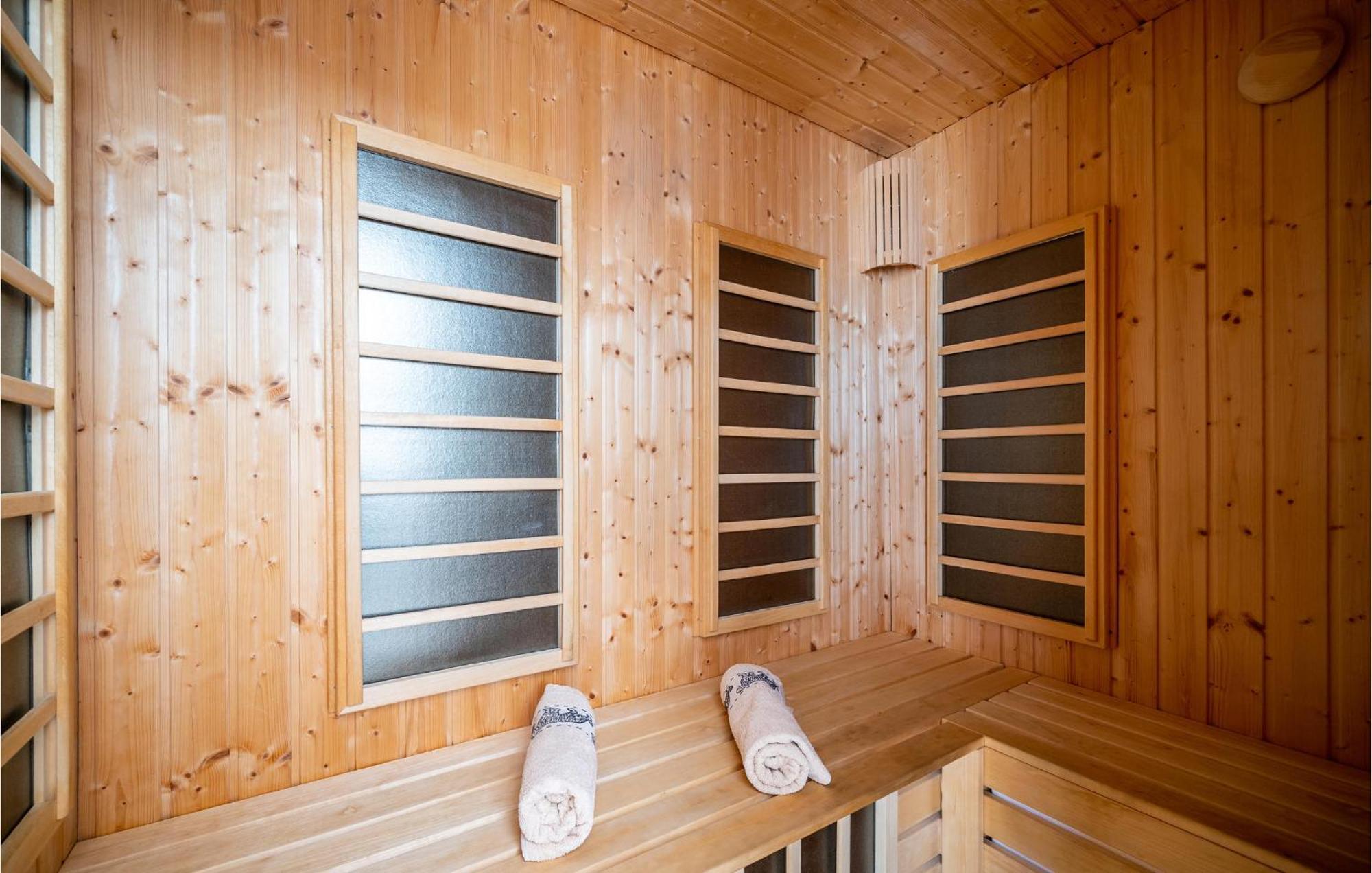 Gorgeous Home In Janjina With Sauna Exterior foto